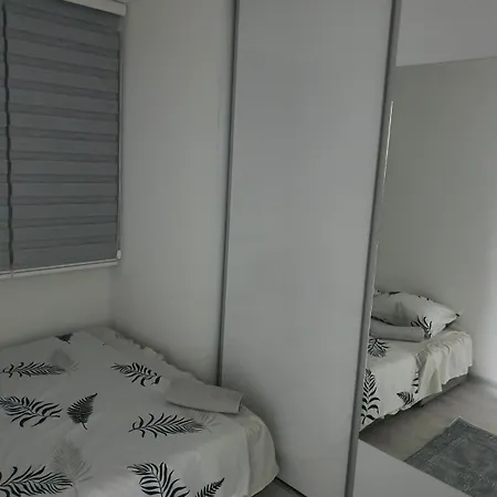 Ajsa Apartment *